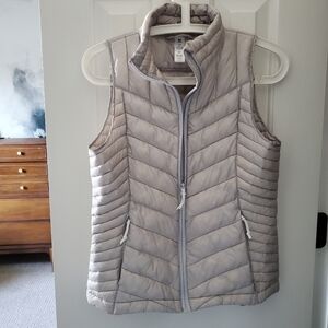 ✅ Oiselle Quill Vest with Pertex Quantum, Ghost (S)